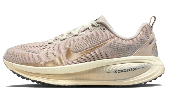 Nike Vomero 18 SE 'Cream / Metallic Gold Grain / Coconut Milk'
